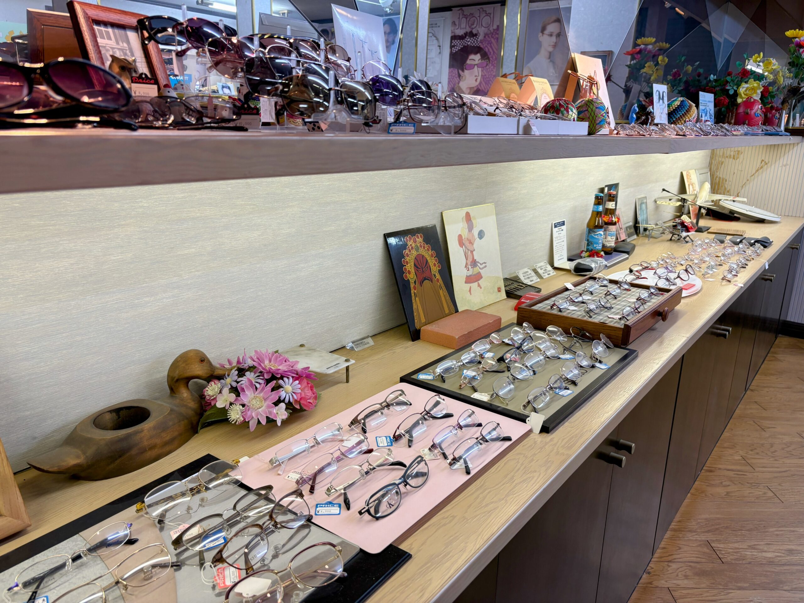 店舗内観・商品棚